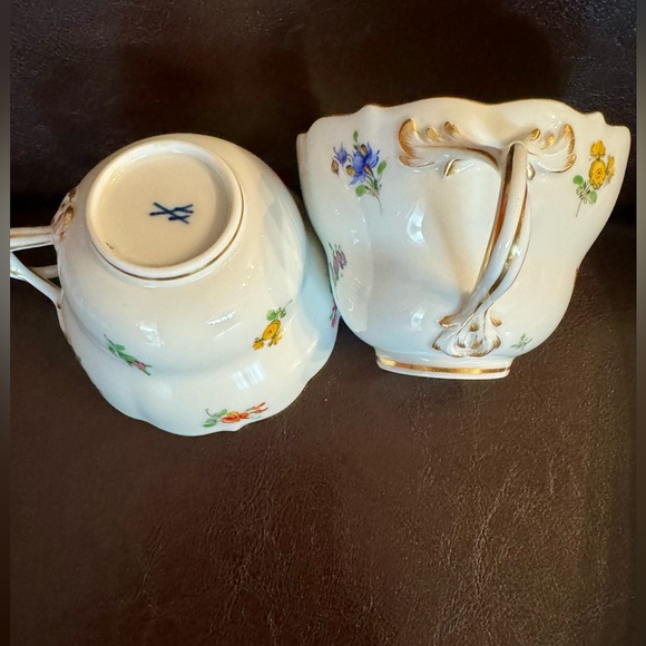 8 Cups, Meissen Blue Crossed Swords Mark - Picture 3 of 11